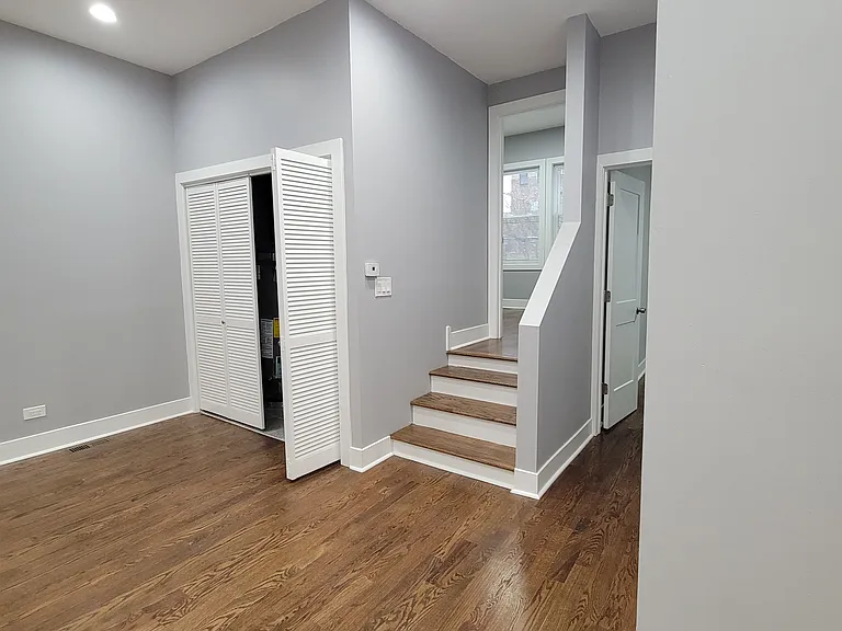 1162 W 19th St #13 — Photo 5