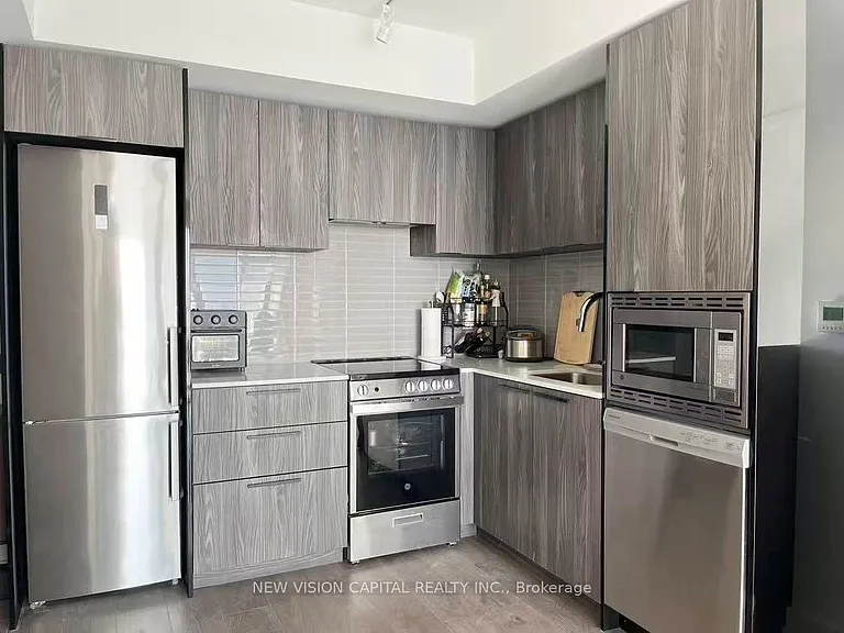 501 Yonge St #3212 — Photo 4