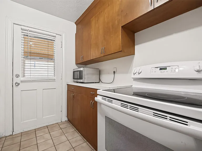 609 Cortlandt St #3 — Photo 12