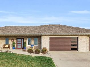 725 N Maple St, Paxton, IL 60957