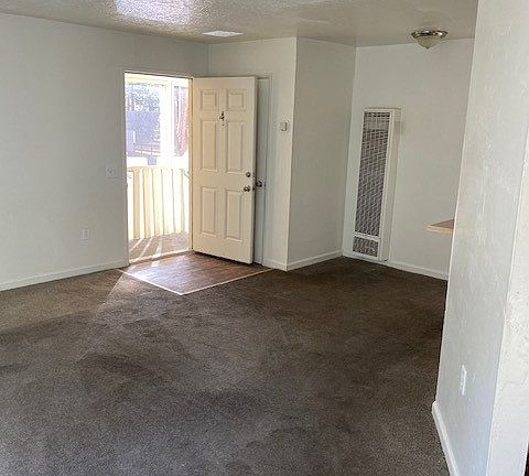 4th image of 3671 Spruce Ave #4