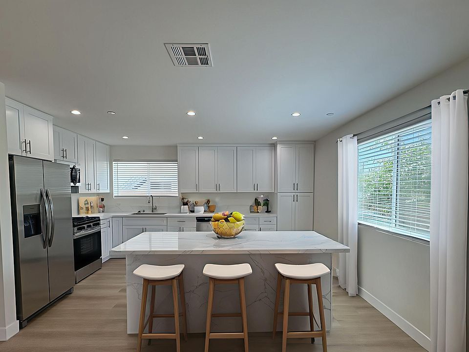 Kitchen/Island