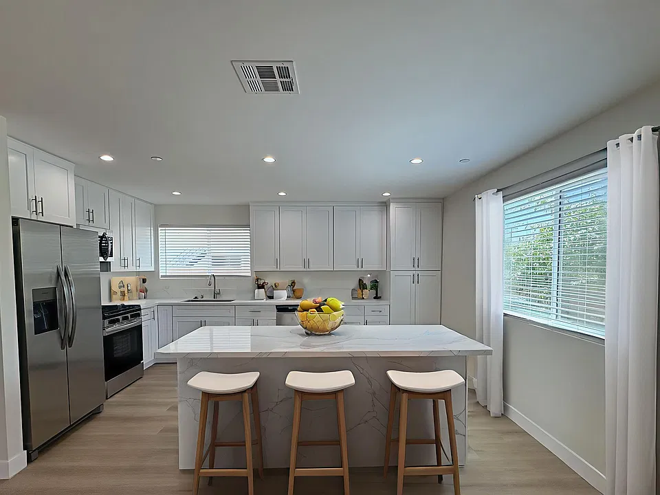 Kitchen/Island