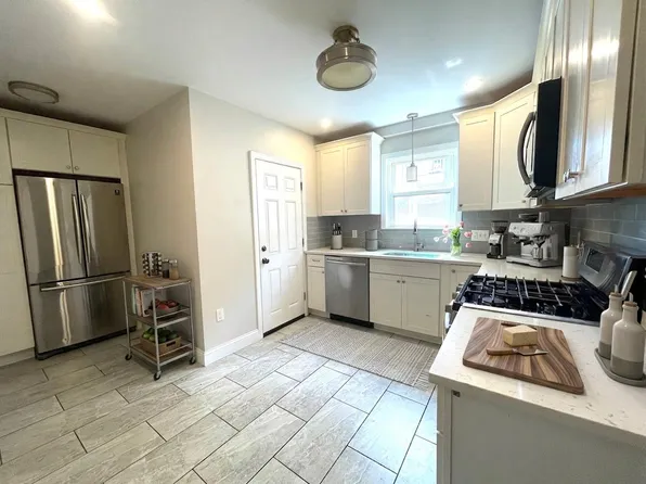15 Palmer St, Waltham, MA 02451