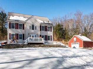 8 Lancelot Rd, Farmington, NH 03835