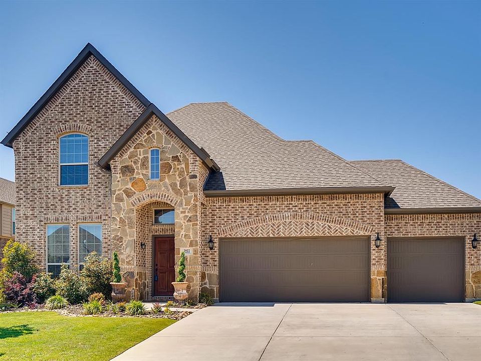 1st image of 2022 Starwood Dr