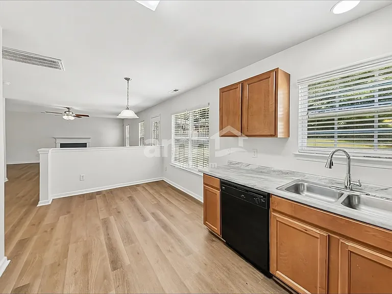 4134 Robinwood Dr — Photo 5