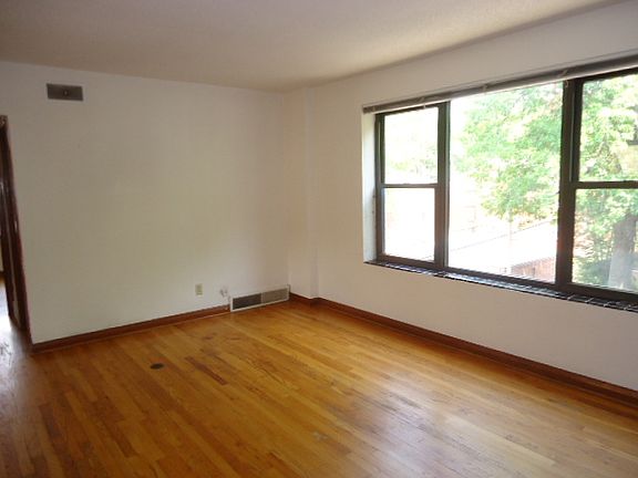 4th image of 7218 Tennis Way APT 6