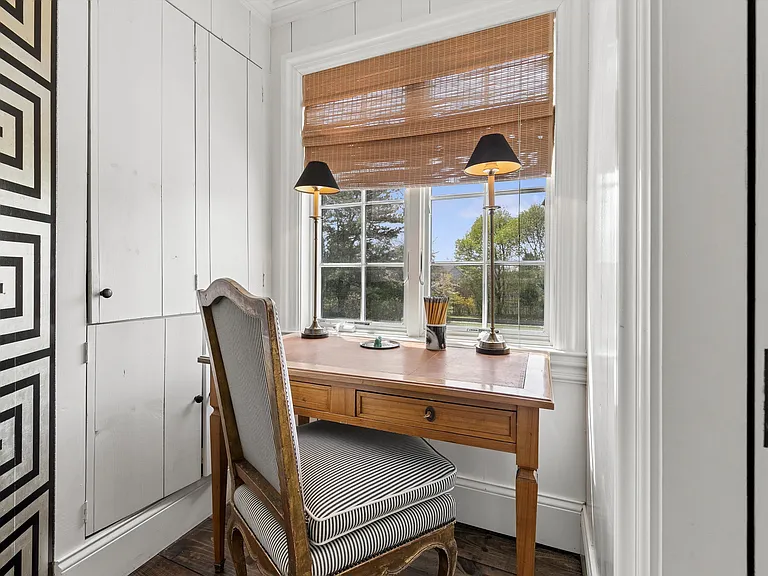 Mitchell Ln — Photo 19