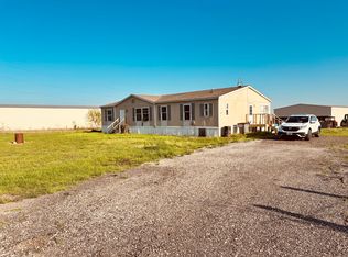 322 East St, Nevada, TX 75173