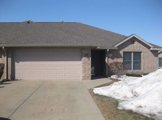 300 Breaker Cove Dr, Bay City, MI 48708