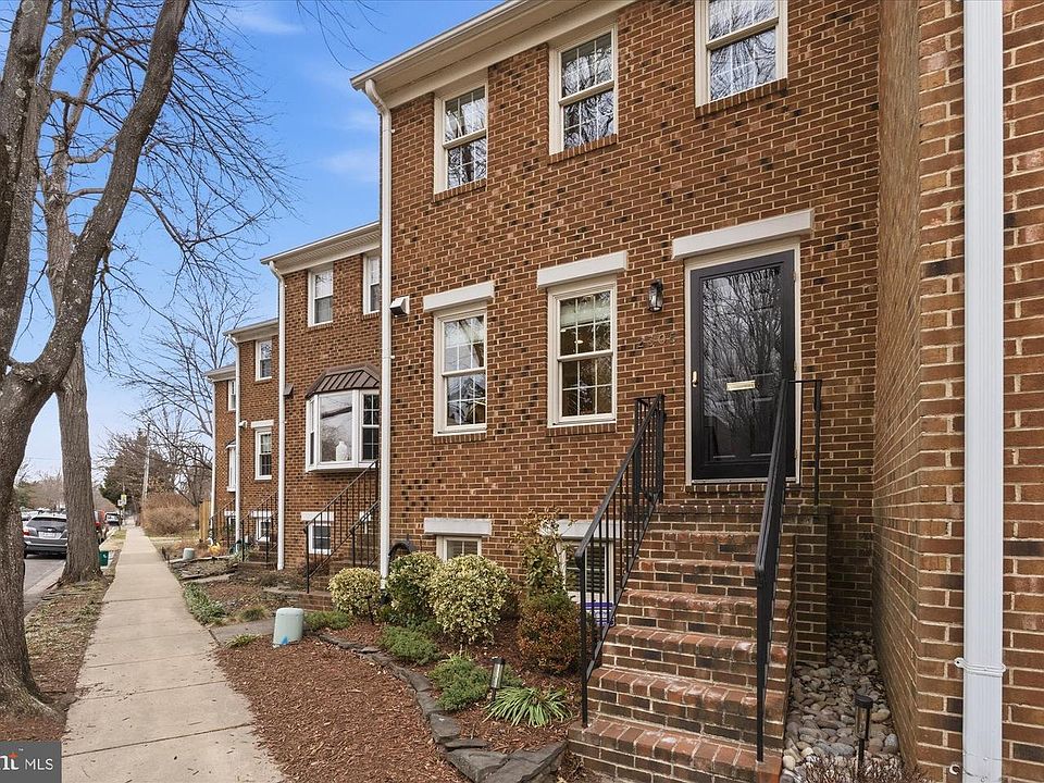 1st image of 2305 Commonwealth Ave