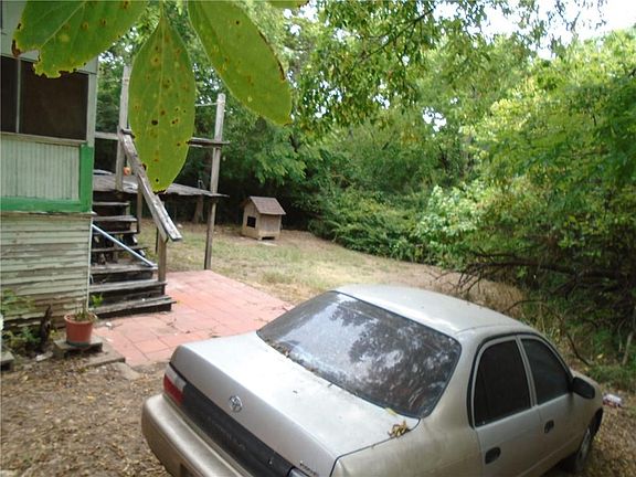 3rd image of 2006 N Willomet Ave