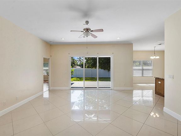 5th image of 3337 NE 10th Avenue