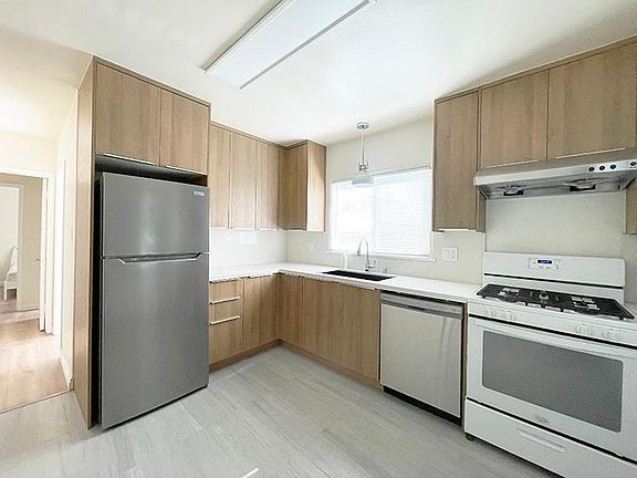 4th image of 1339 Franklin St APT A