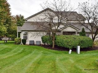 2328 College Green Dr, Elgin, IL 60123