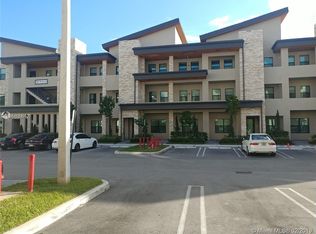 7805 NW 104th Ave APT 33, Doral, FL 33178