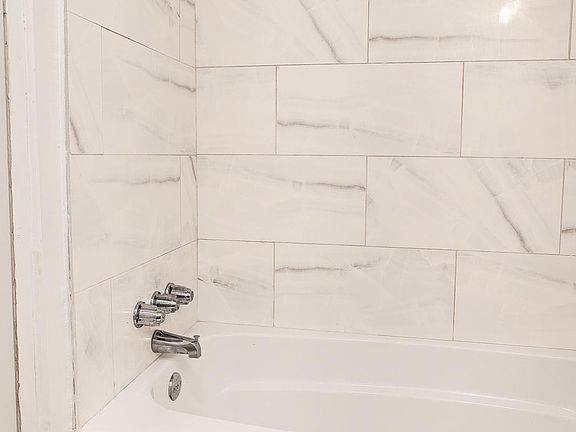 5th image of 56 S Morton Ave #14
