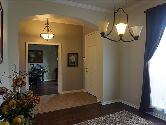 3rd image of 2504 Indian Hills Dr