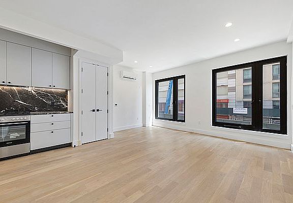 4th image of 250 Gold St #302