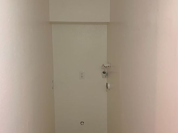 5th image of 958 E Avenue Q #12
