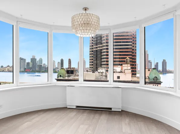 330 E 38th St APT 11M, New York, NY 10016