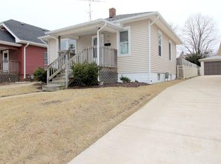 932 Monroe Ave, Racine, WI 53405