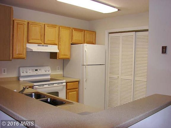 3rd image of 501 Garrison Woods Dr #202