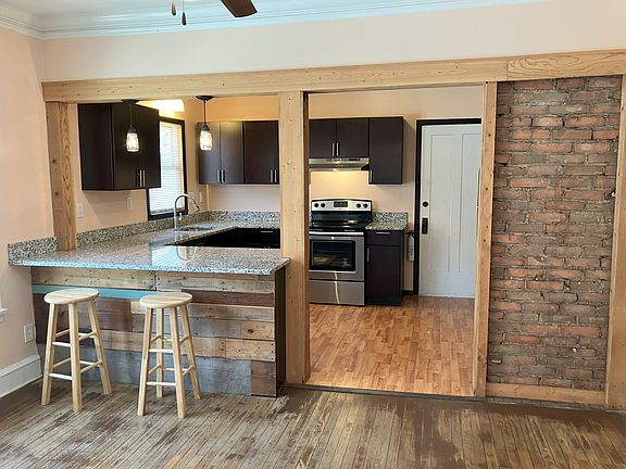 4th image of 2557 E 127th St