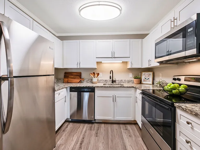 Summerlyn Place — Photo 12