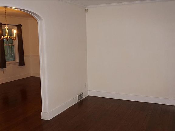 5th image of 1621 Oakland St