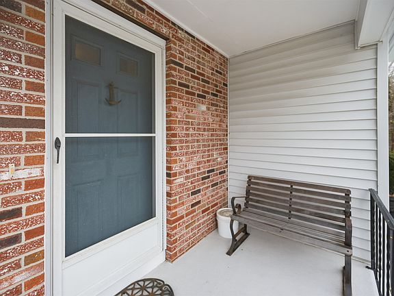 2nd image of 9 Crane Crossing Road #3-2