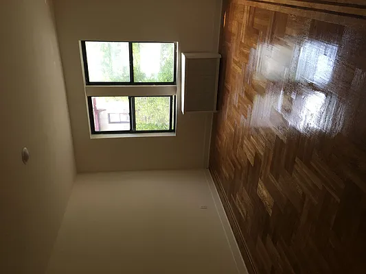 Rented by Peter Meskouris LREB | media 25