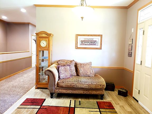 3rd image of 104 Bobwhite Ln