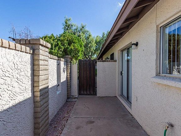 3rd image of 3334 S Parkside Dr