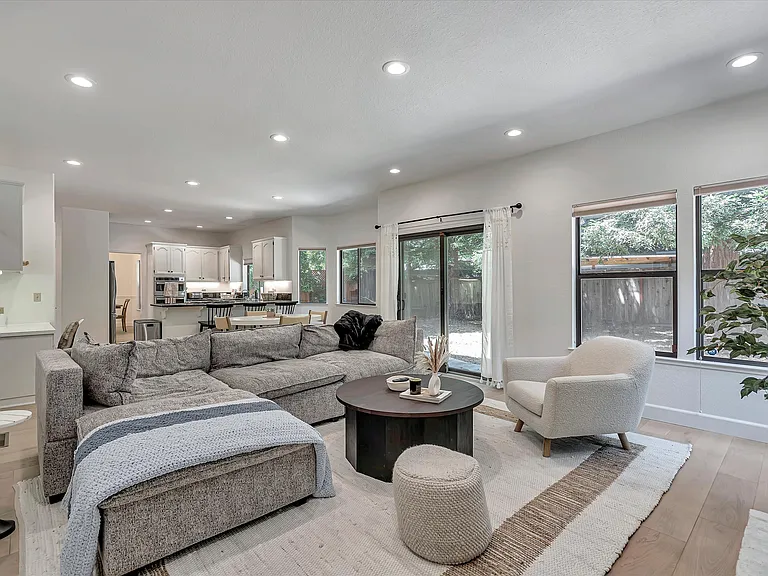 133 Madrid Way — Photo 38