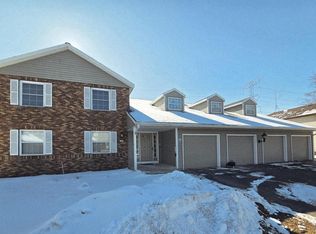 2403 Cross Creek Dr APT B, Sheboygan, WI 53081