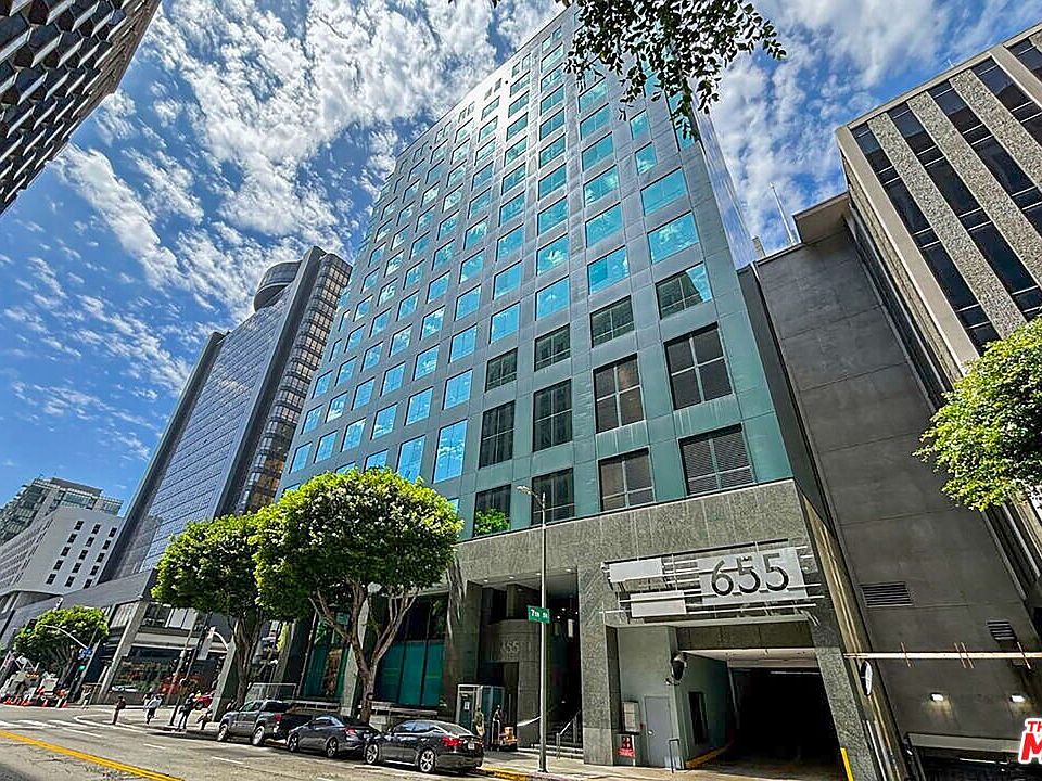 1st image of 655 S Hope St Unit 1006