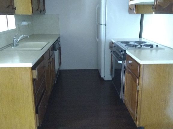 4th image of 310 Castlewood Dr #Cw3