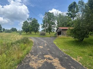 218 Hatfield Rd, Smock, PA 15480