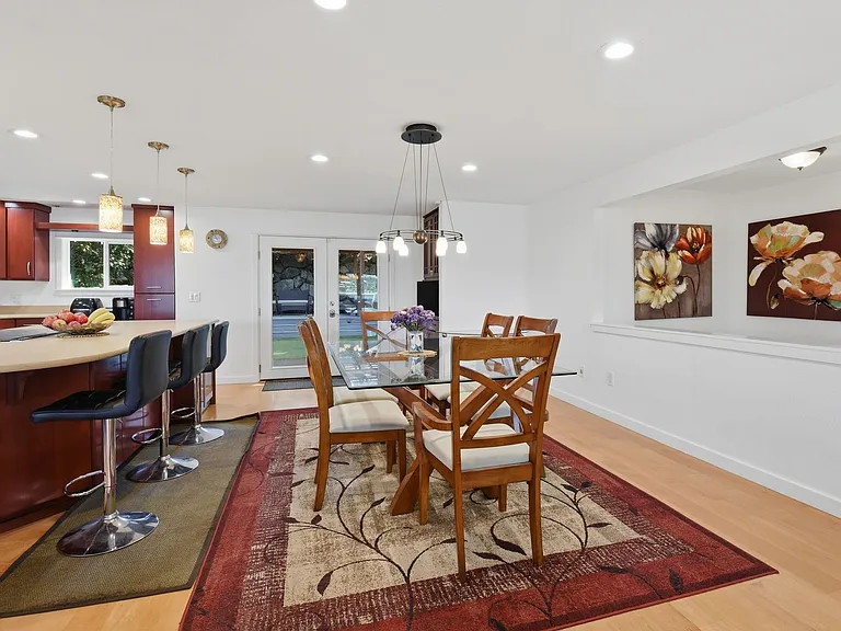 12704 Holmes Point Dr NE — Photo 8