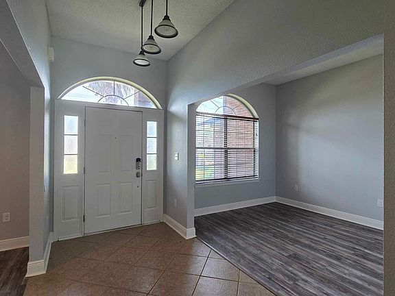 4th image of 8144 Hartington Dr