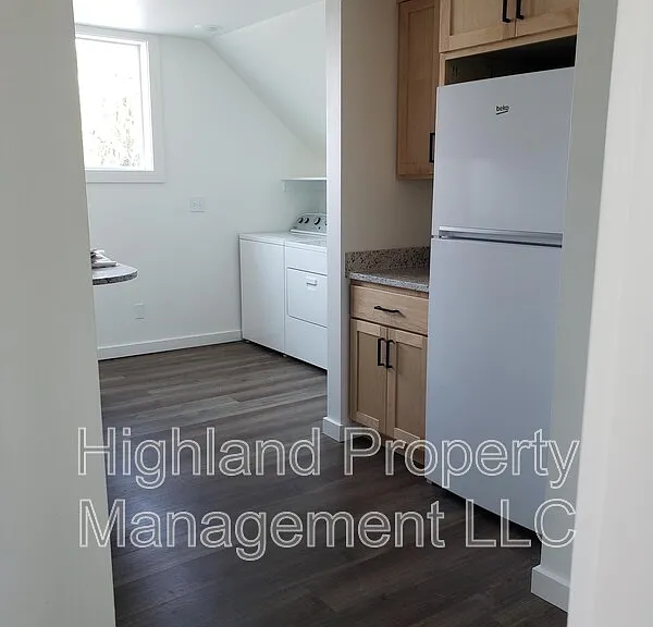 902 NE Colorado St #301 — Photo 11
