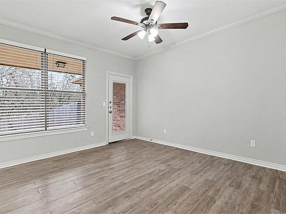 3rd image of 1826 NE 135th St