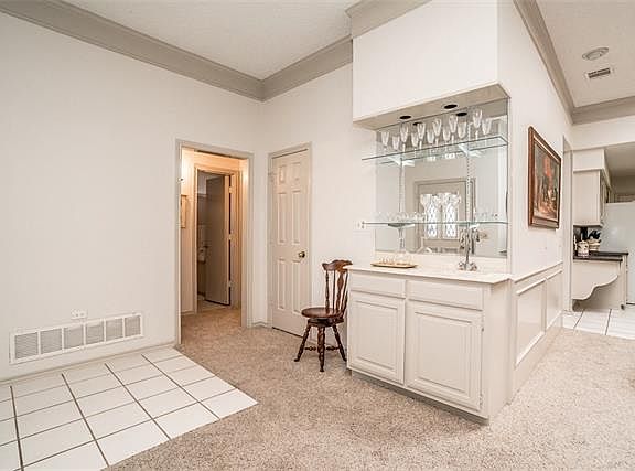 4th image of 3309 Hilltop Ln