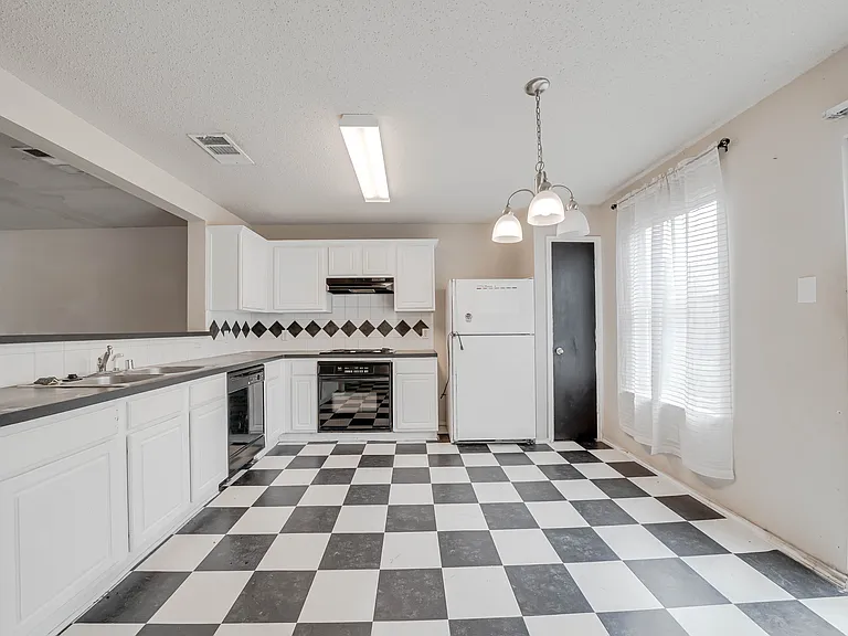 7012 Sorcey Rd — Photo 3