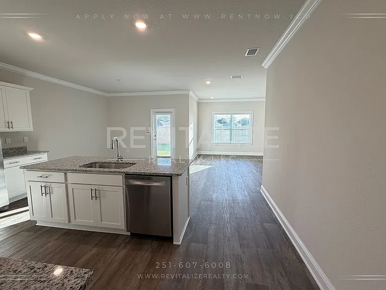 14901 Dayton Cir — Photo 19