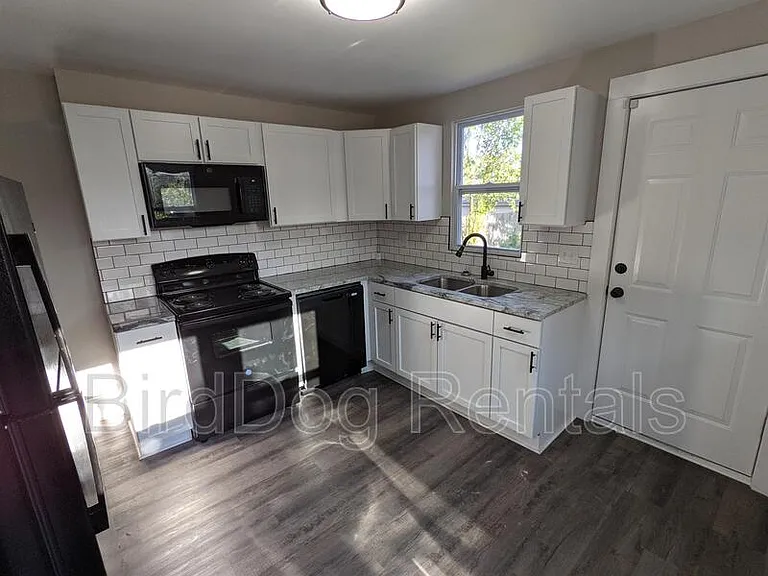 2735 Sutton Ave — Photo 9