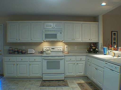 3rd image of 4249 Old Wood Dr