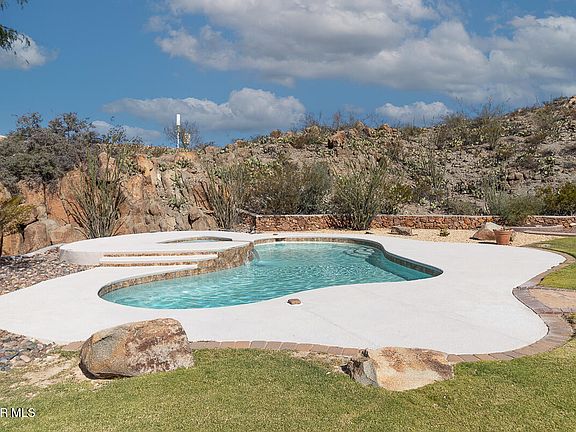 3rd image of 6462 La Posta Dr